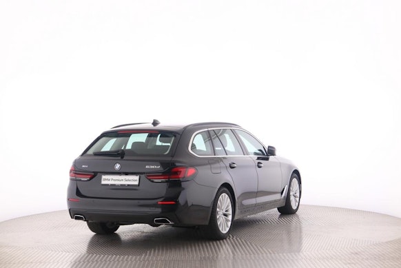 BMW 530d xDrive Touring 1