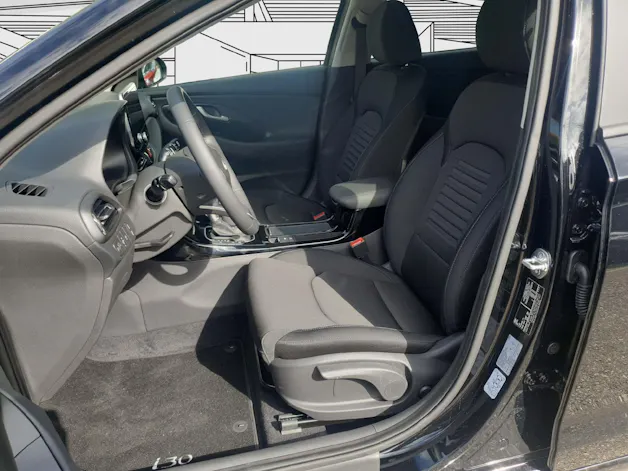 Hyundai i30 1.5 T-GDi Amplia Auto.