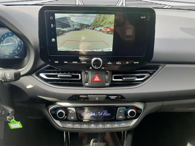 Hyundai i30 1.5 T-GDi Amplia Auto.