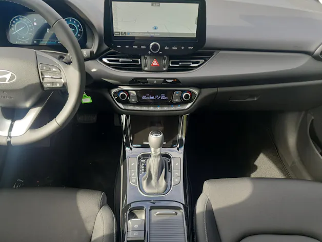 Hyundai i30 1.5 T-GDi Amplia Auto.