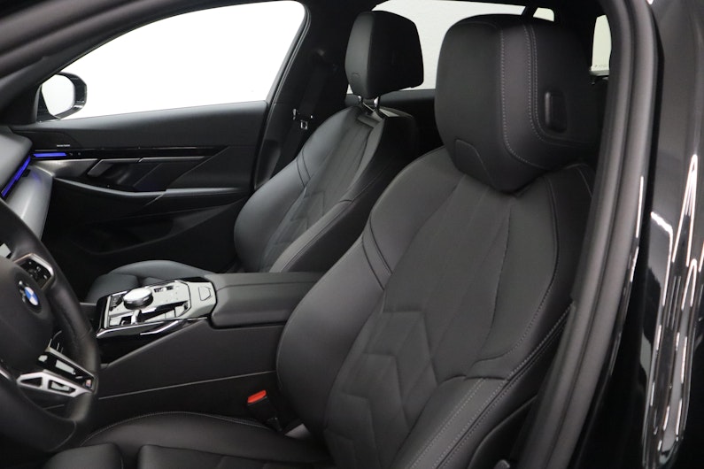 Vehicle image BMW 5 SERIES