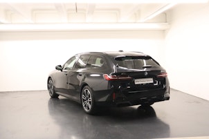 Vehicle image BMW 520d xDrive paddles Touring