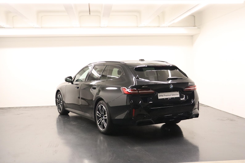 Vehicle image BMW 5 SERIES