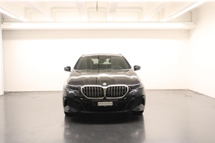 Vehicle image BMW 520d xDrive paddles Touring