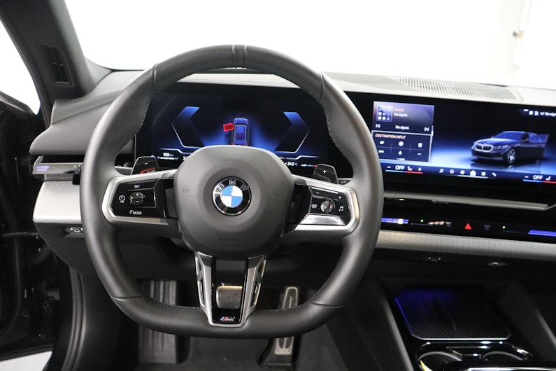 Vehicle image BMW 5 SERIES