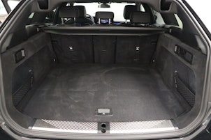 Vehicle image BMW 520d xDrive paddles Touring