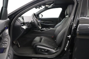 Vehicle image BMW 520d xDrive paddles Touring