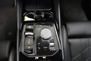 Vehicle image BMW 520d xDrive paddles Touring