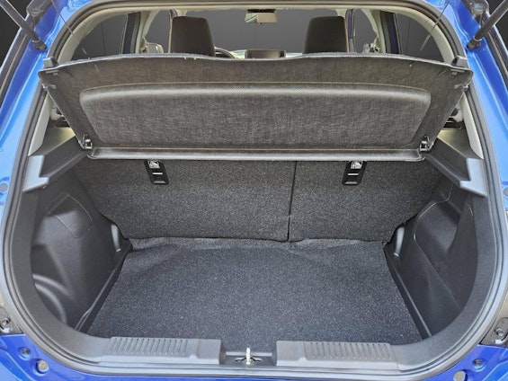 Vehicle image 5 Vehicle image 5