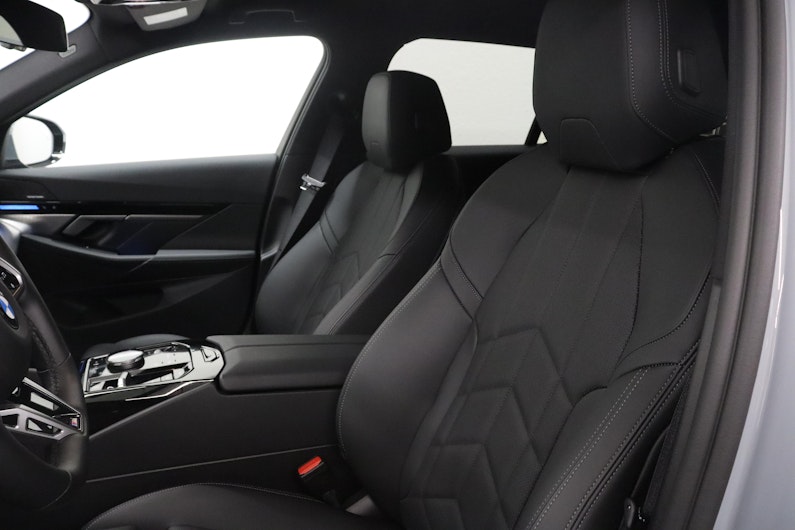 Vehicle image BMW 5 SERIES