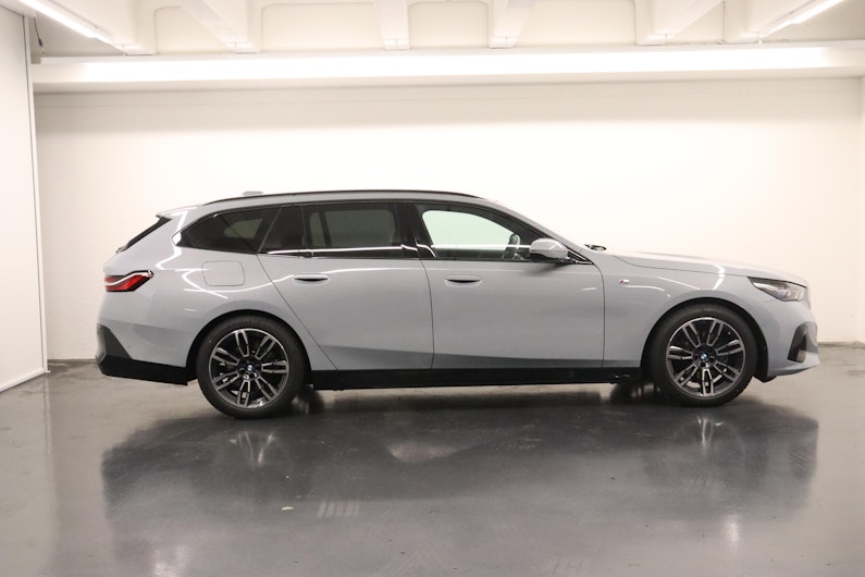 Vehicle image BMW 5 SERIES