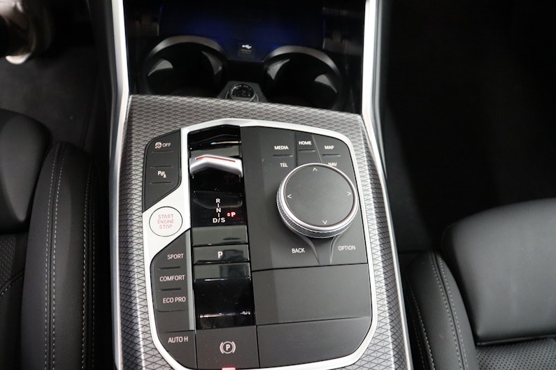 Vehicle image BMW 3 SERIES