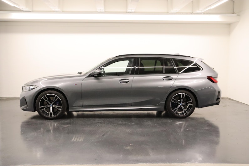 Vehicle image BMW 3 SERIES