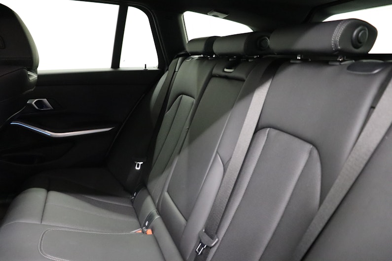 Vehicle image BMW 3 SERIES