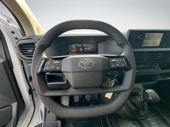 Vehicle image 9 Vehicle image 9