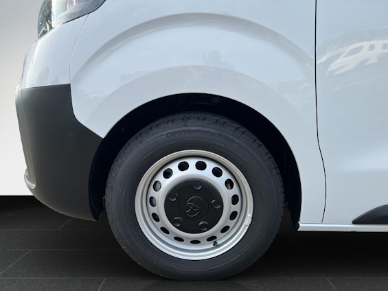 Vehicle image 18 Vehicle image 18