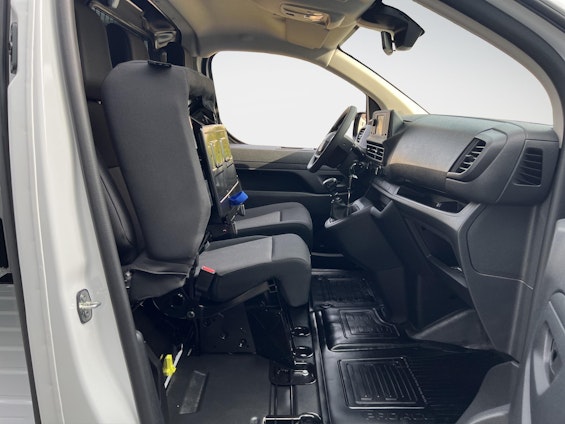 Vehicle image 15 Vehicle image 15