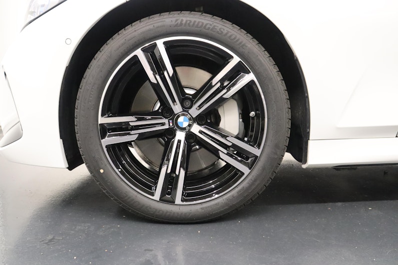 Vehicle image BMW 3 SERIES