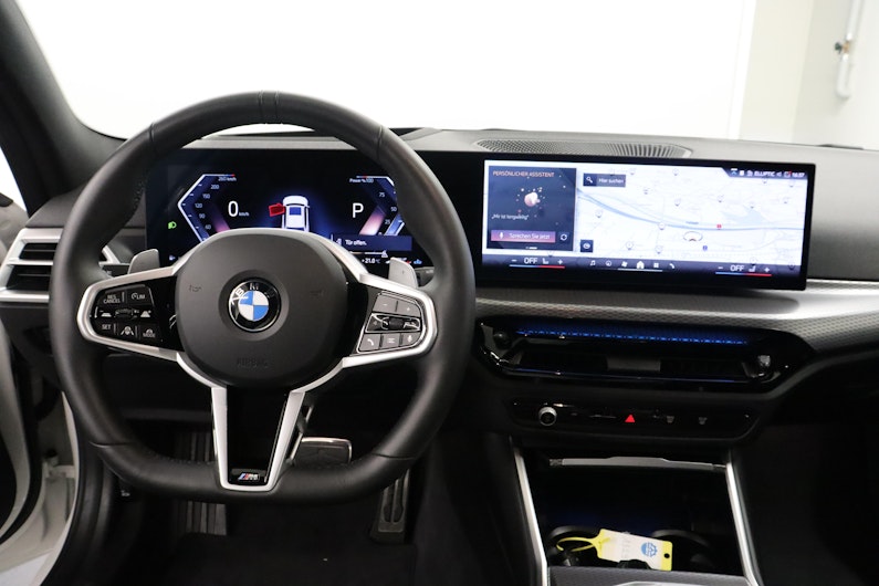 Vehicle image BMW 3 SERIES