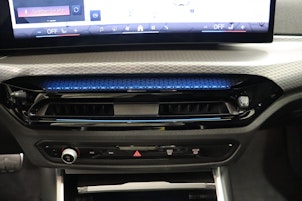 Vehicle image BMW 330d xDrive SAG Touring