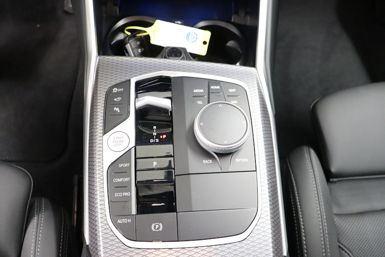 Vehicle image BMW 3 SERIES