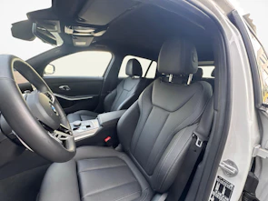 Fahrzeugbild BMW 330d xDrive SAG Touring