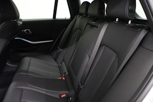 Vehicle image BMW 330d xDrive SAG Touring