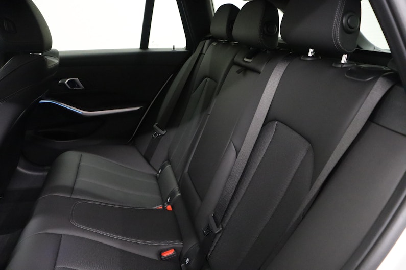 Vehicle image BMW 3 SERIES