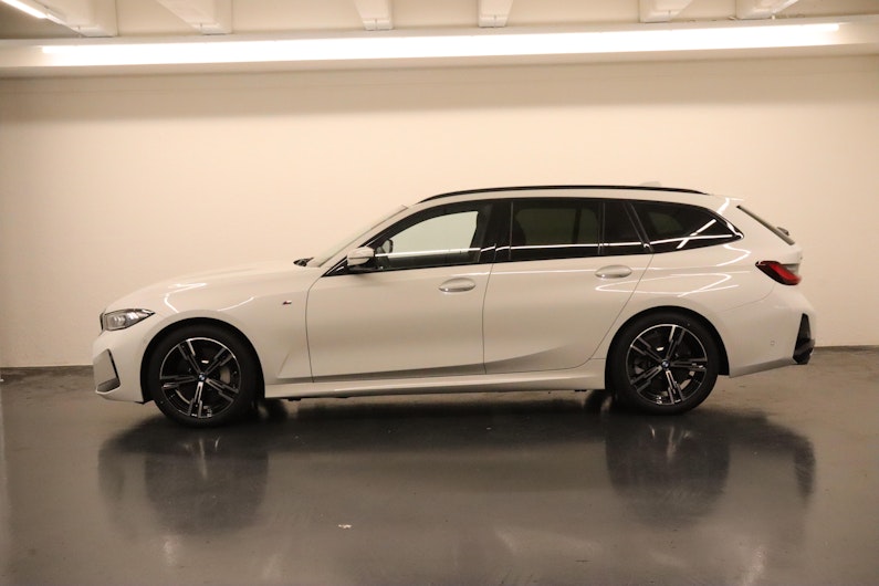 Vehicle image BMW 3 SERIES