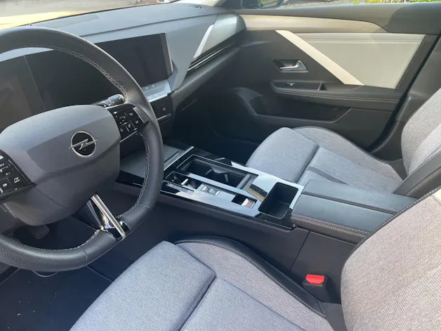 Opel Astra Sports Tourer 1.6 T PHEV 180 Swiss