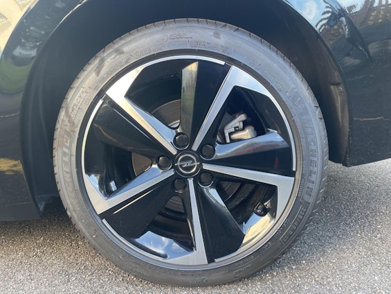 Vehicle image 16 Vehicle image 16