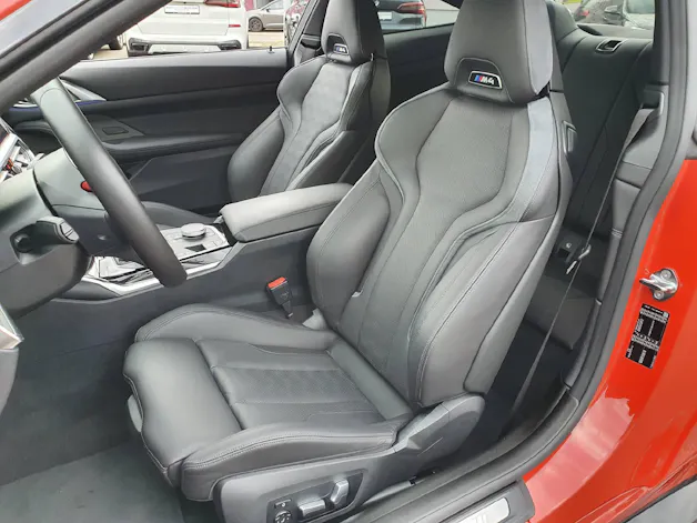 BMW M4 Coupé ** HANDSCHALTUNG **