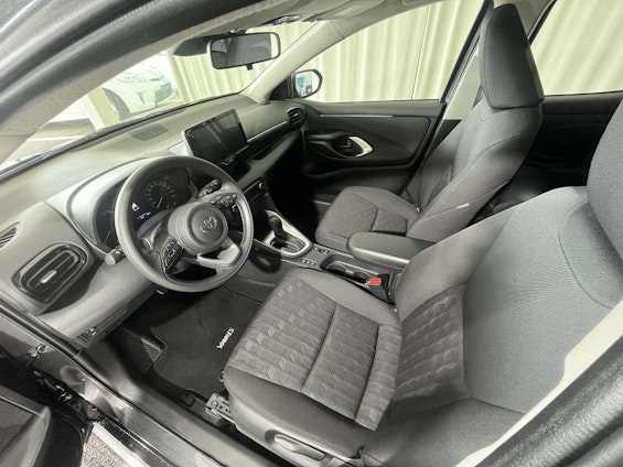 Vehicle image 4 Vehicle image 4