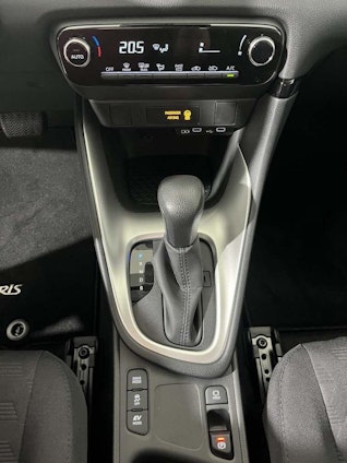 Vehicle image 10 Vehicle image 10