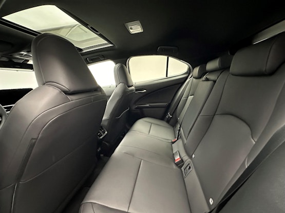 Vehicle image 8 Vehicle image 8