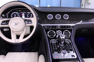 Vehicle image BENTLEY Continental GTC 4.0 V8