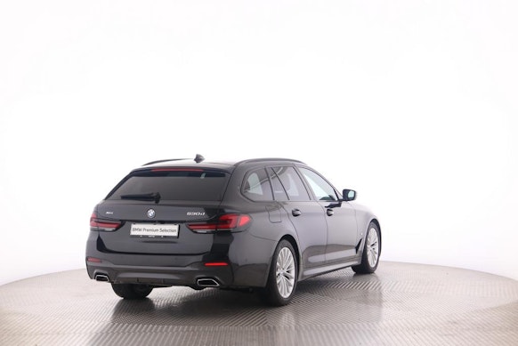 BMW 530d xDrive Touring 1
