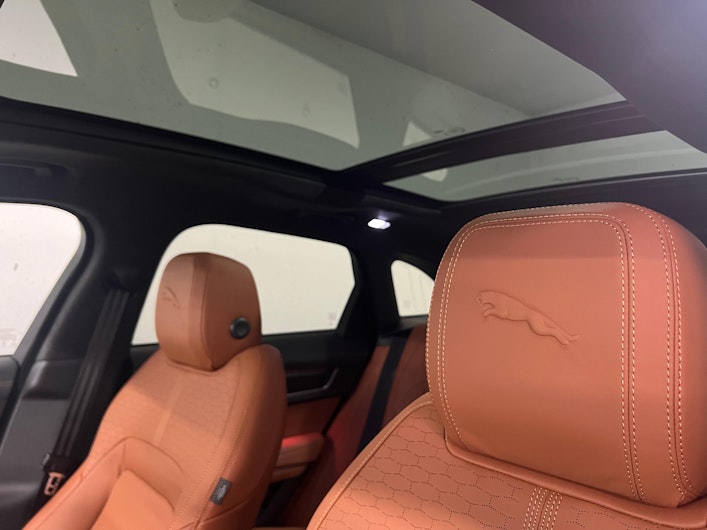 Vehicle image JAGUAR F-PACE