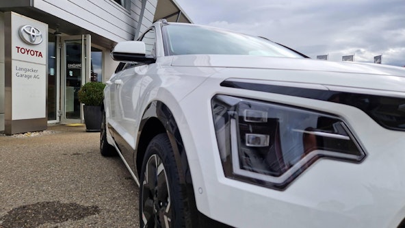 Vehicle image 15 Vehicle image 15