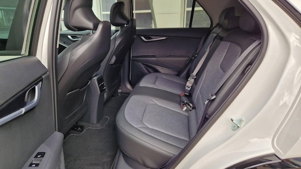 Vehicle image 9 Vehicle image 9