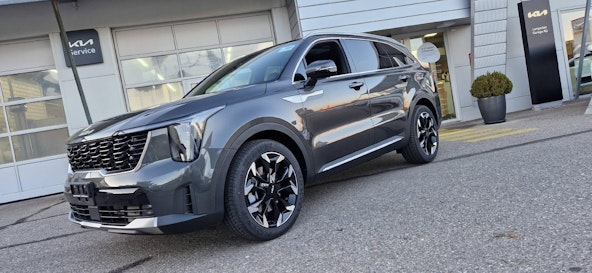 First vehicle image First vehicle image