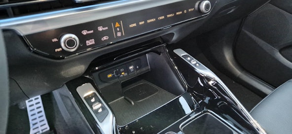 Vehicle image 6 Vehicle image 6