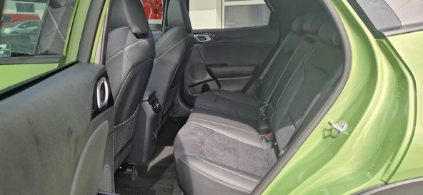 Vehicle image 9 Vehicle image 9