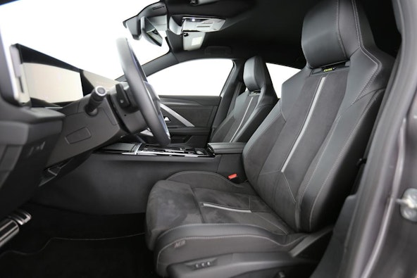 Vehicle image 2 Vehicle image 2