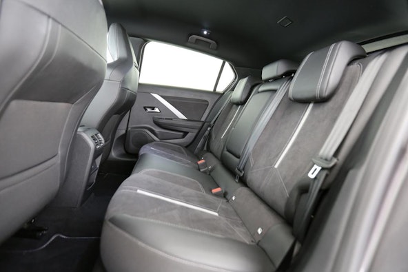 Vehicle image 8 Vehicle image 8