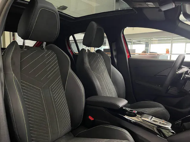 Peugeot 208 1.2 Hybrid 136 GT