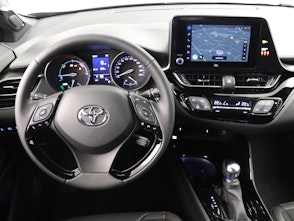 Vehicle image TOYOTA C-HR 2.0 VVTi HSD Move