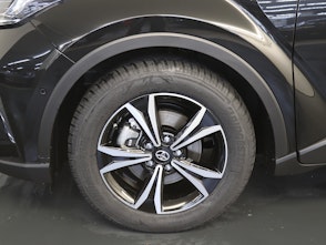 Vehicle image TOYOTA C-HR 2.0 VVTi HSD Move