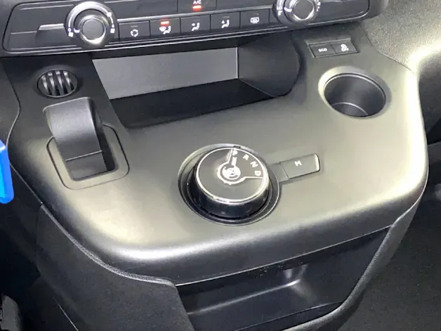 Peugeot Partner Kaw. 1000 Long vertiefte Kabine 130 Pro