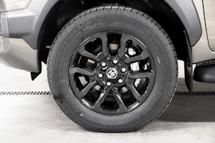 Fahrzeugbild TOYOTA Hilux Double Cab.-Pick-up 2.8 D-4D 204 Invincible MHEV